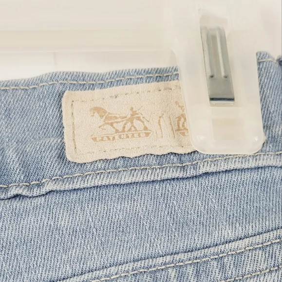 LEVI'S Denim Blue Jean Shorts Size 27 - Picture 7 of 7